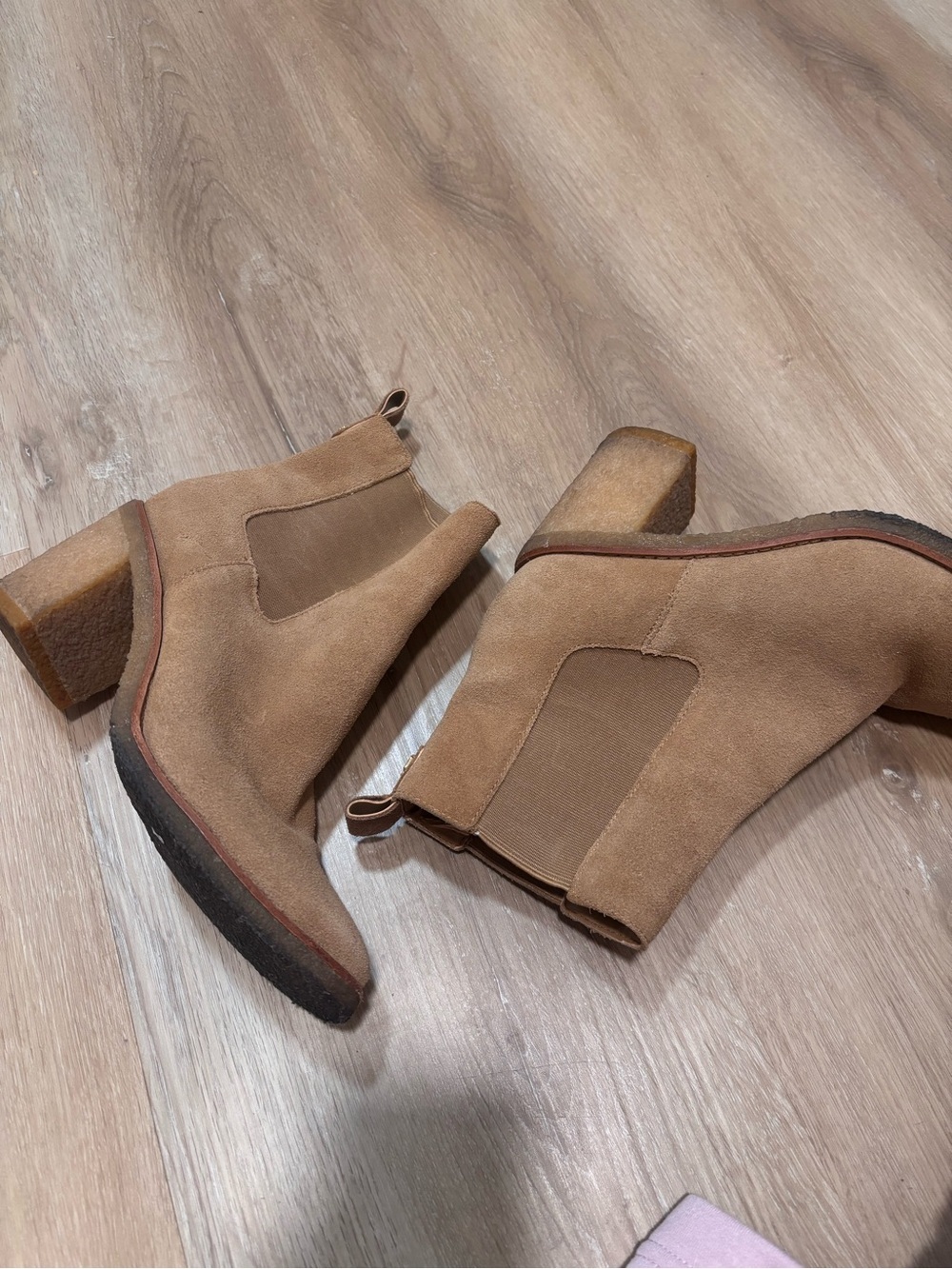 Lauren Ralph Women's Suede Tan Chelsea Block Heel Booties size 7.5 - Picture 3 of 9
